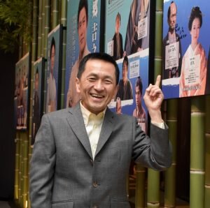 山田為久の紹介パネルとともに 山田為久の紹介パネルとともに